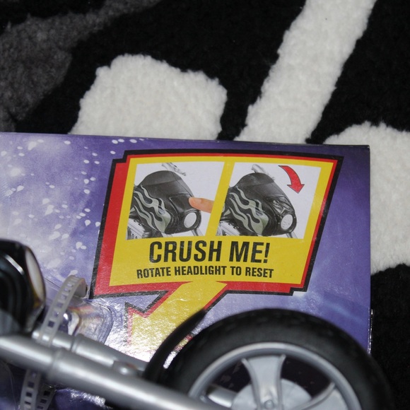 WWE Wrekkin’ Slamcycle Vehicle With Undertaker Basic Action Figure - Picture 9 of 12